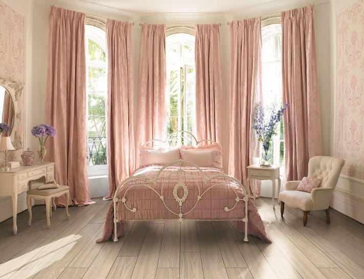 розовые шторы для спальни